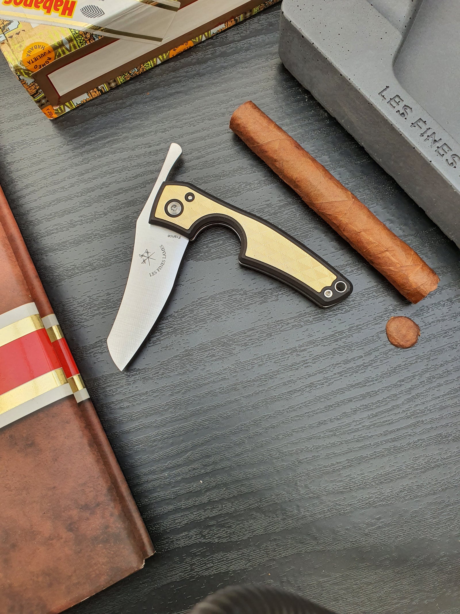 LE PETIT - Gold Leaves