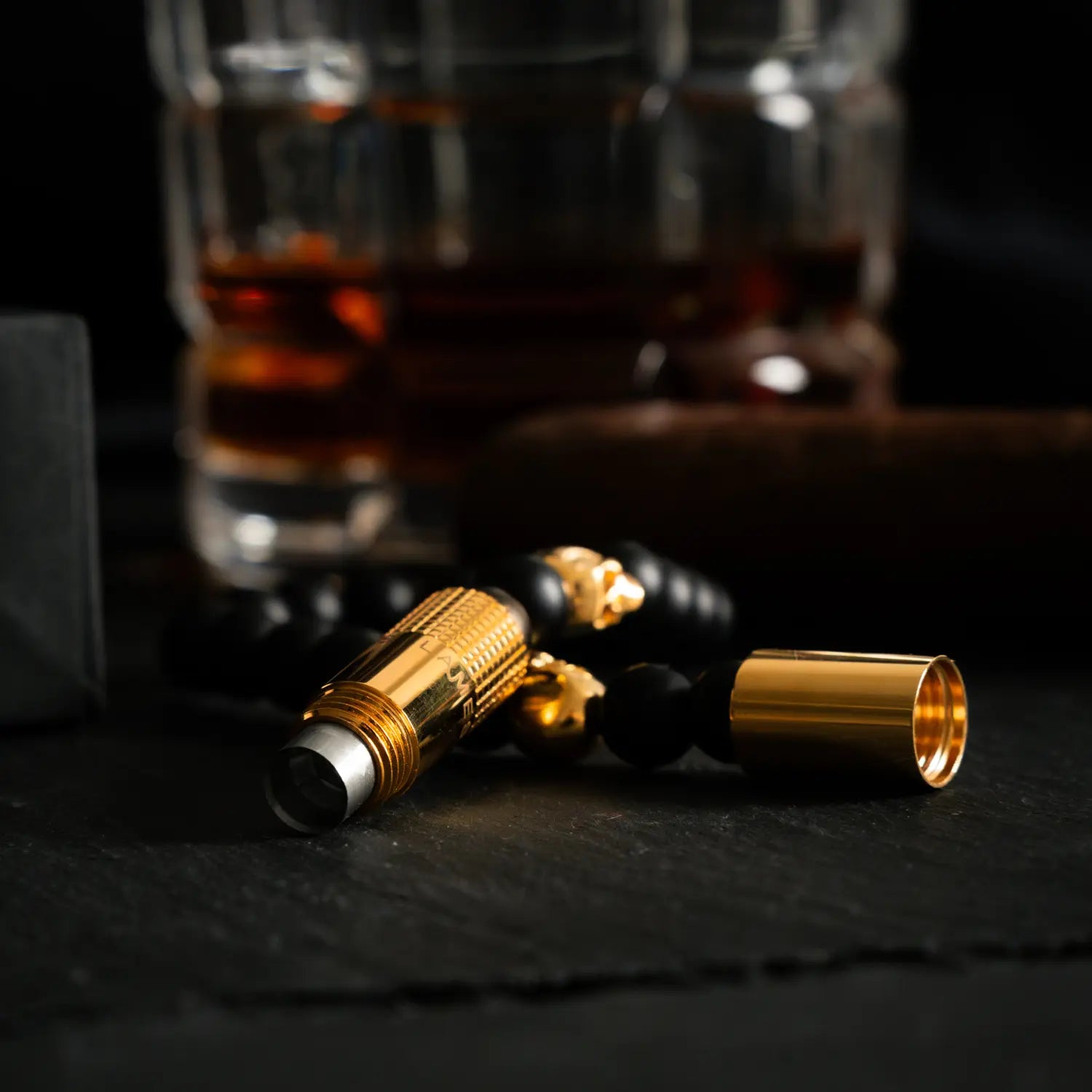 PUNCH BRACELET - Oscuro Gold Skull II