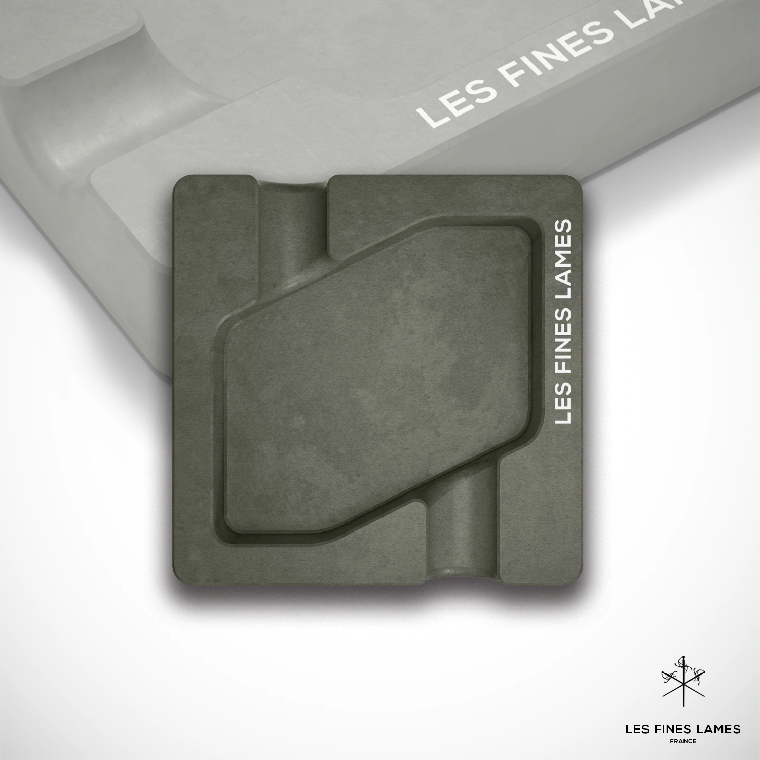 DYAD OD Green concrete cigar ashtray by LES FINES LAMES, handmade, heavy and OD-Green toned for indoor and outdoor cigar use.