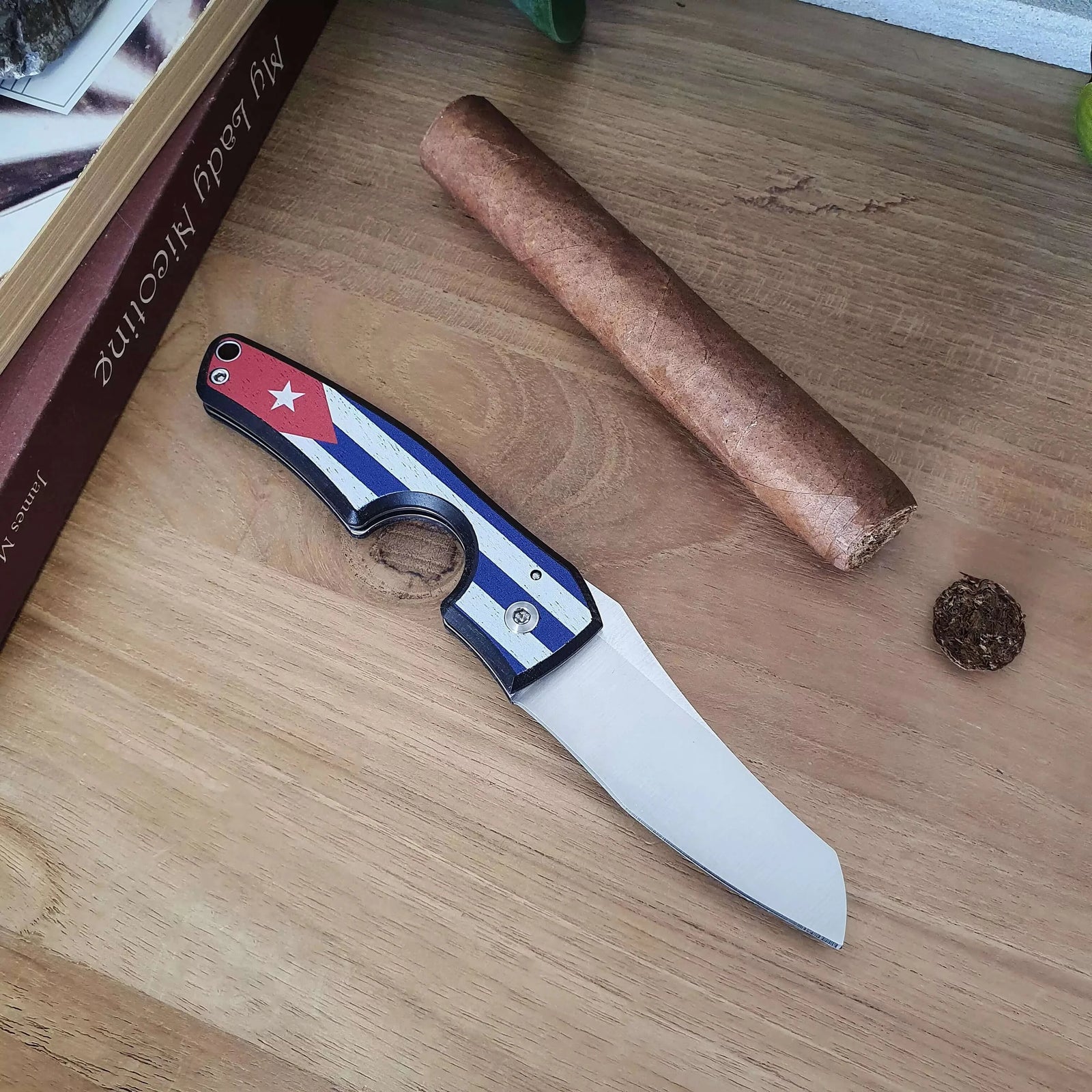 LE PETIT - Flag - Cuba Dark