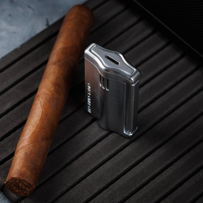 Le FEU RS Brushed Chrome with cigar