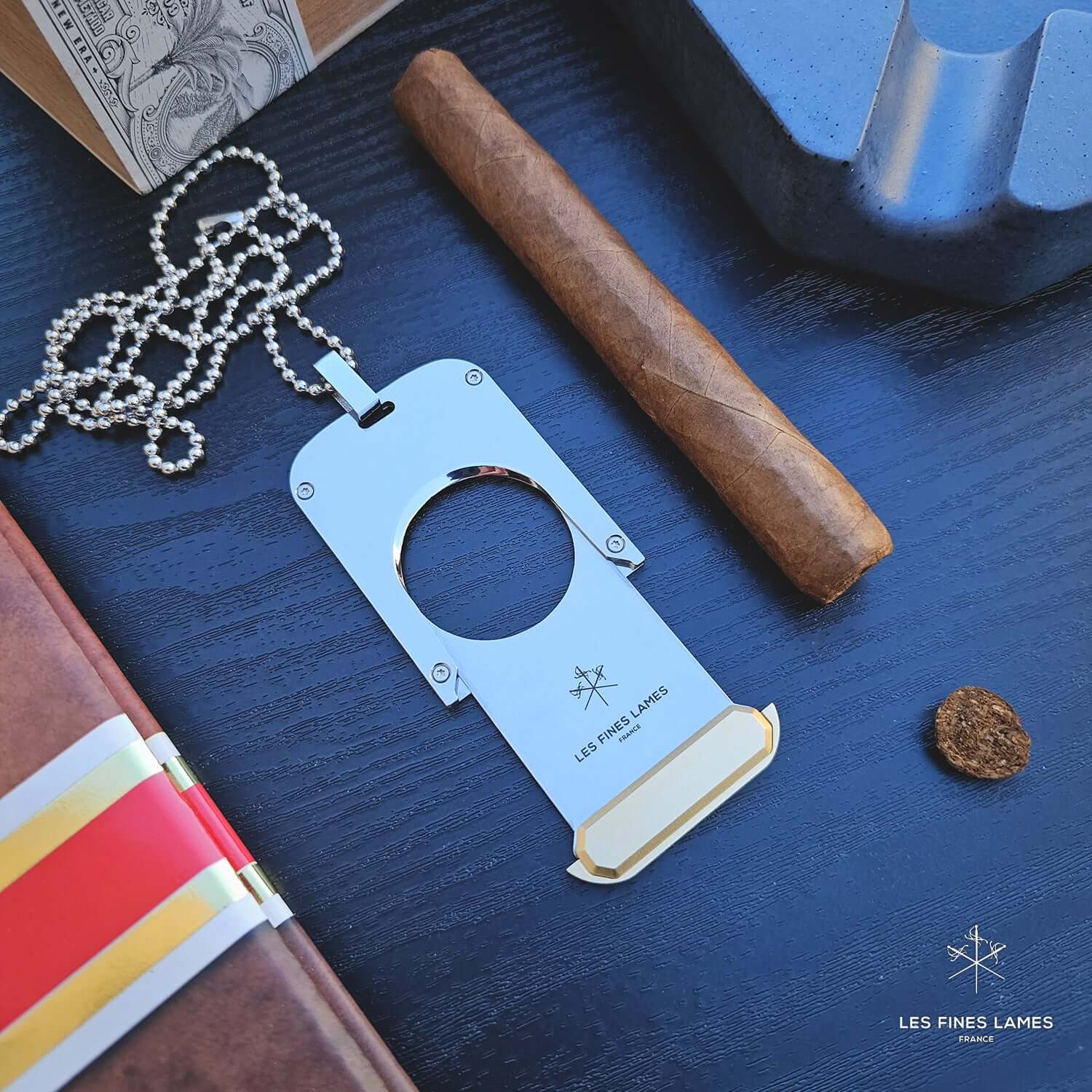 LE TAG T135 CHAMPAGNE Double Blade Cigar Cutter Les Fines Lames le-tag-t135-champagne-double-blade-cigar-cutter-les-fines-lames