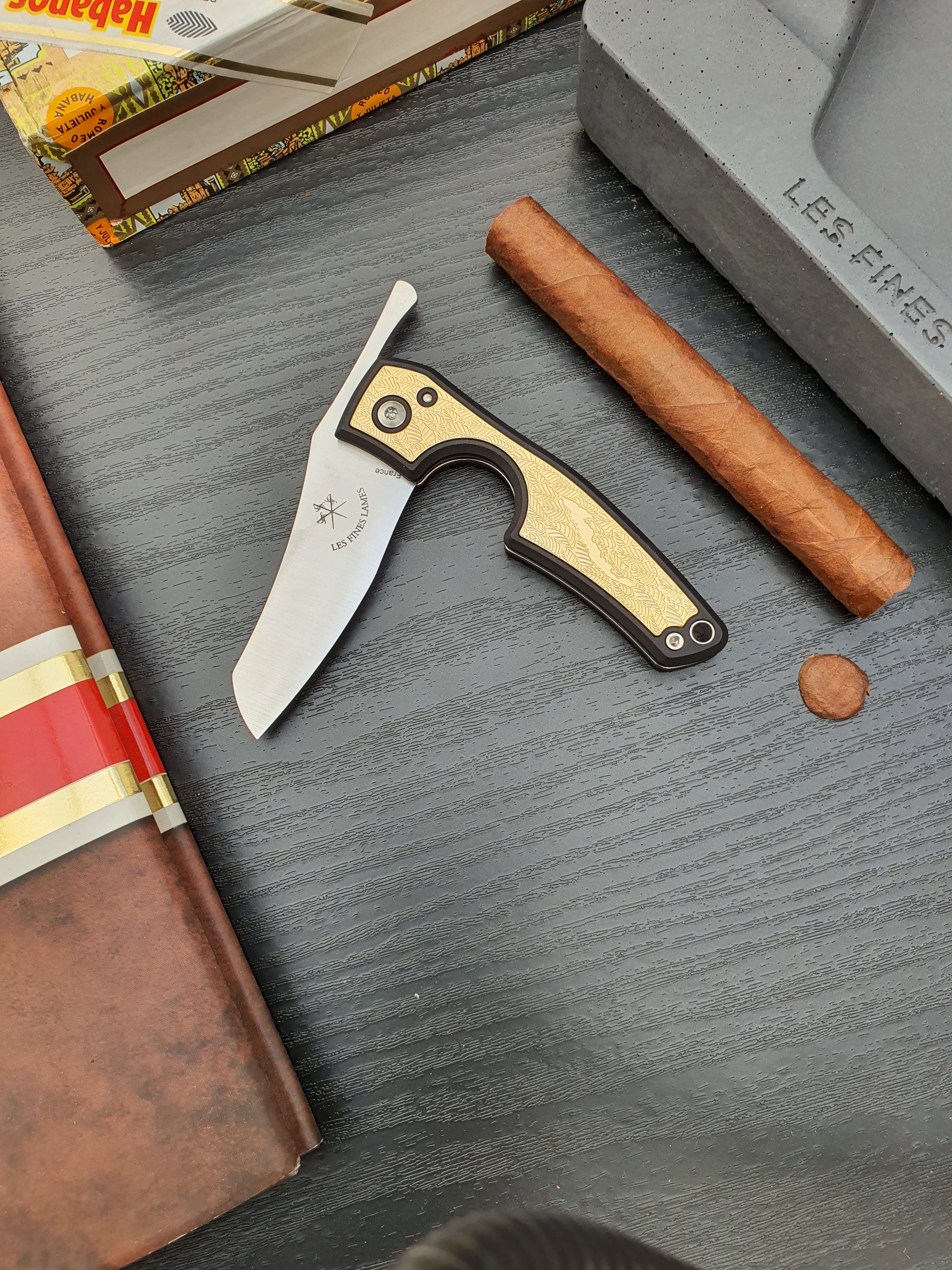 LE PETIT - Gold Leaves II