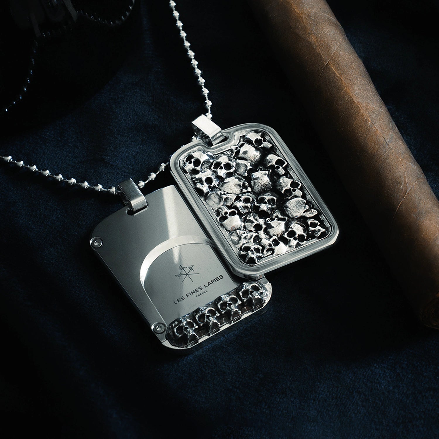 Le TAG T100 – Omnia Vanitas Silver