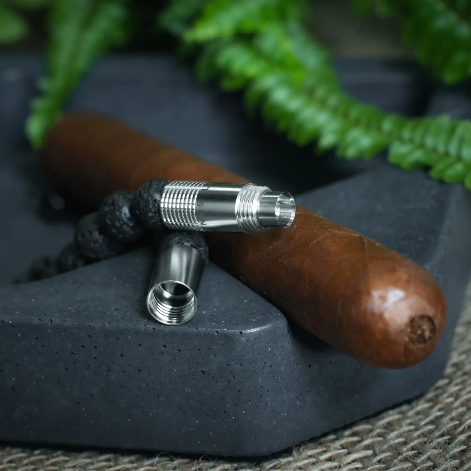 PUNCH BRACELET - Lava