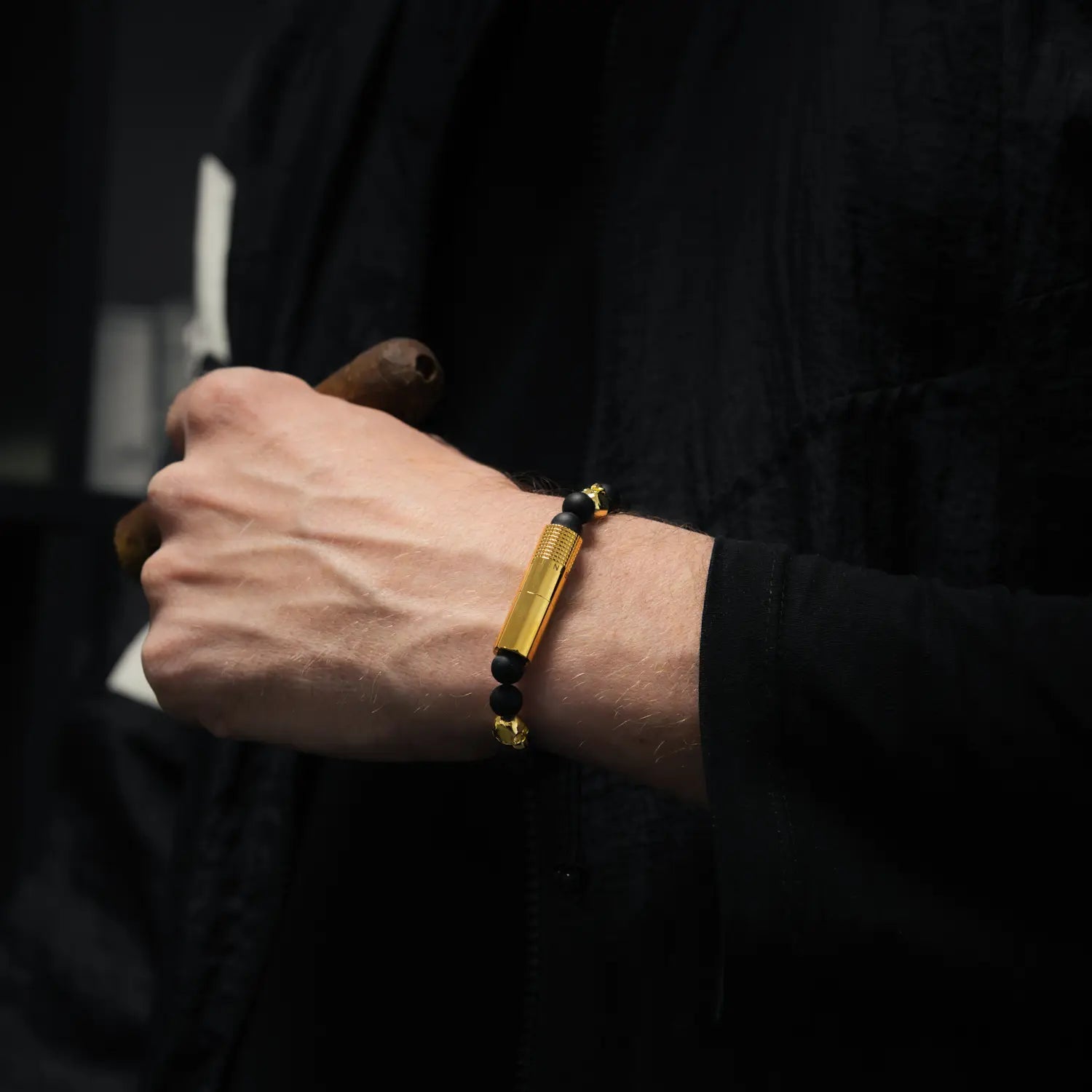 PUNCH BRACELET - Oscuro Gold Skull II