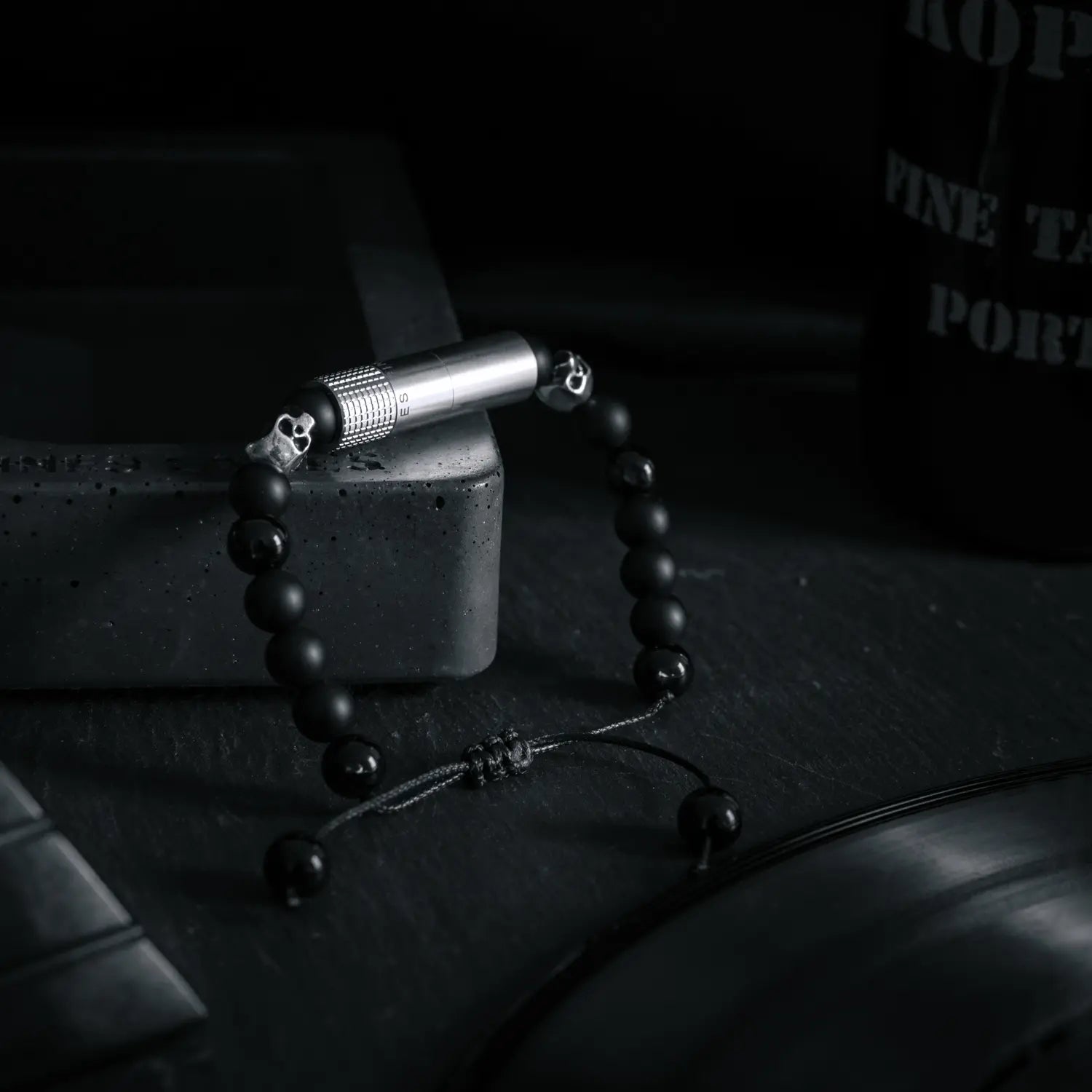 PUNCH BRACELET - Oscuro Matte Skull I