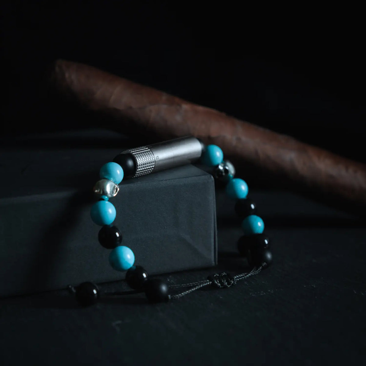 PUNCH BRACELET - Turquoise Skull